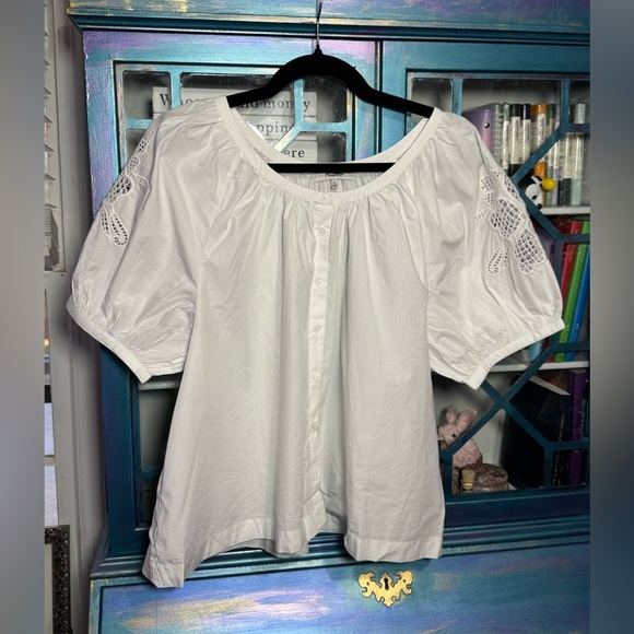 Madewell Floral Embroidered Puff Sleeve Top – Size M, NWT, One Broken Button - Picture 3 of 6